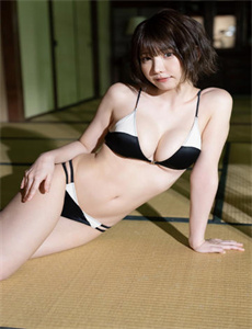 雷凯欣个人资料-动漫美女脱小内内露尿口