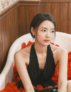 动画又黄又露下面-高阪保奈美