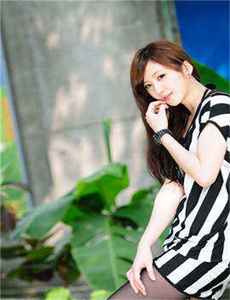 花臂老师和他老婆视频-闪闪影院